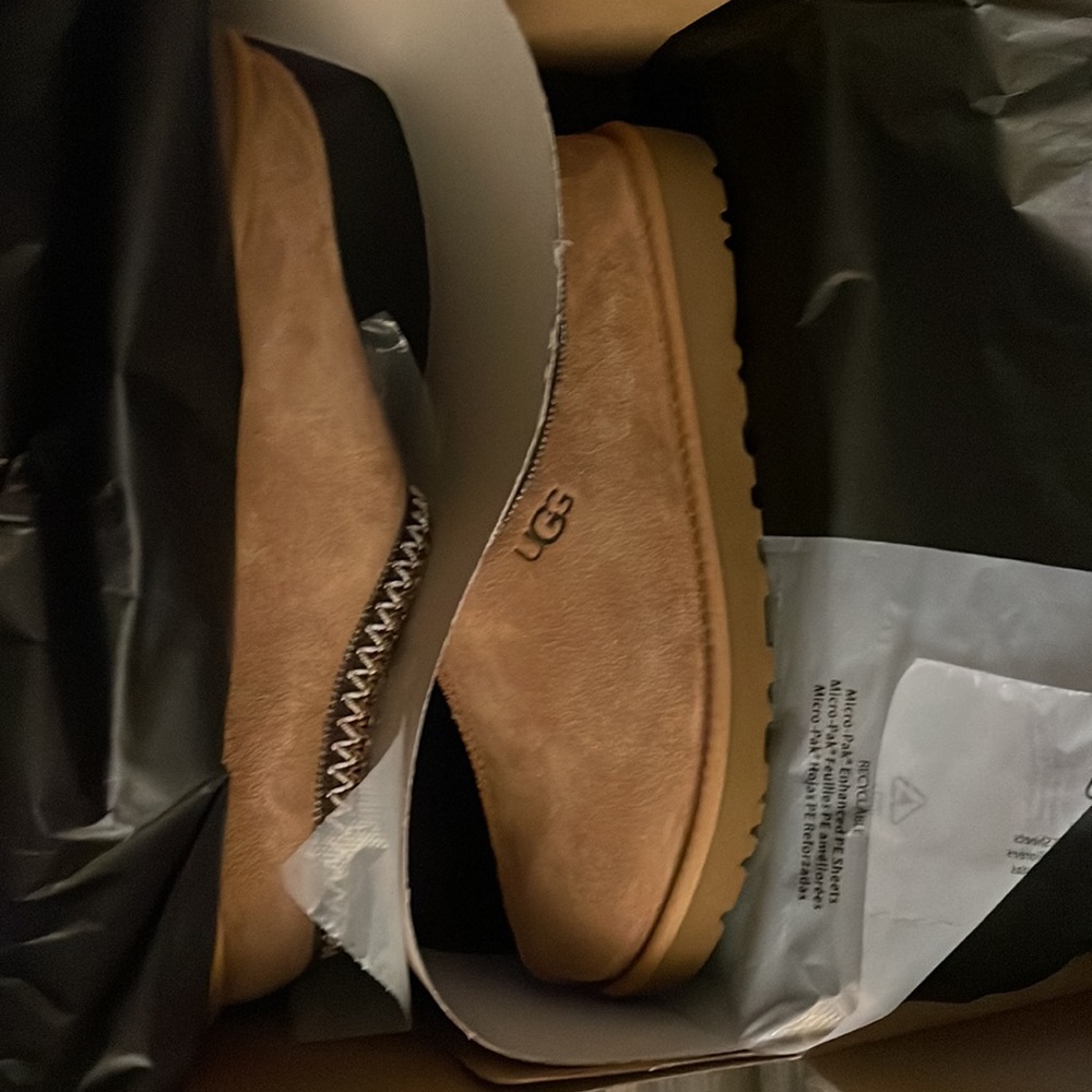 Ugg tasman slippers M size 10